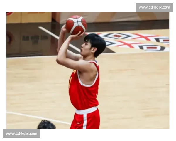 郇斯楠 20 分钟 5 帽！护框如铁闸引爆全场